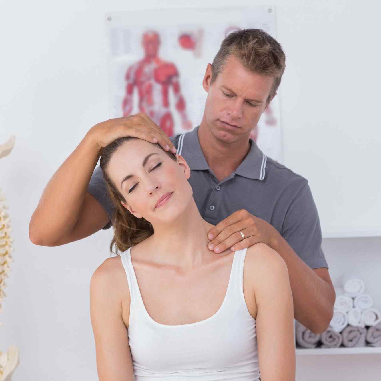 https://www.urjahospital.com/wp-content/uploads/2015/12/kiroprakticar.jpg